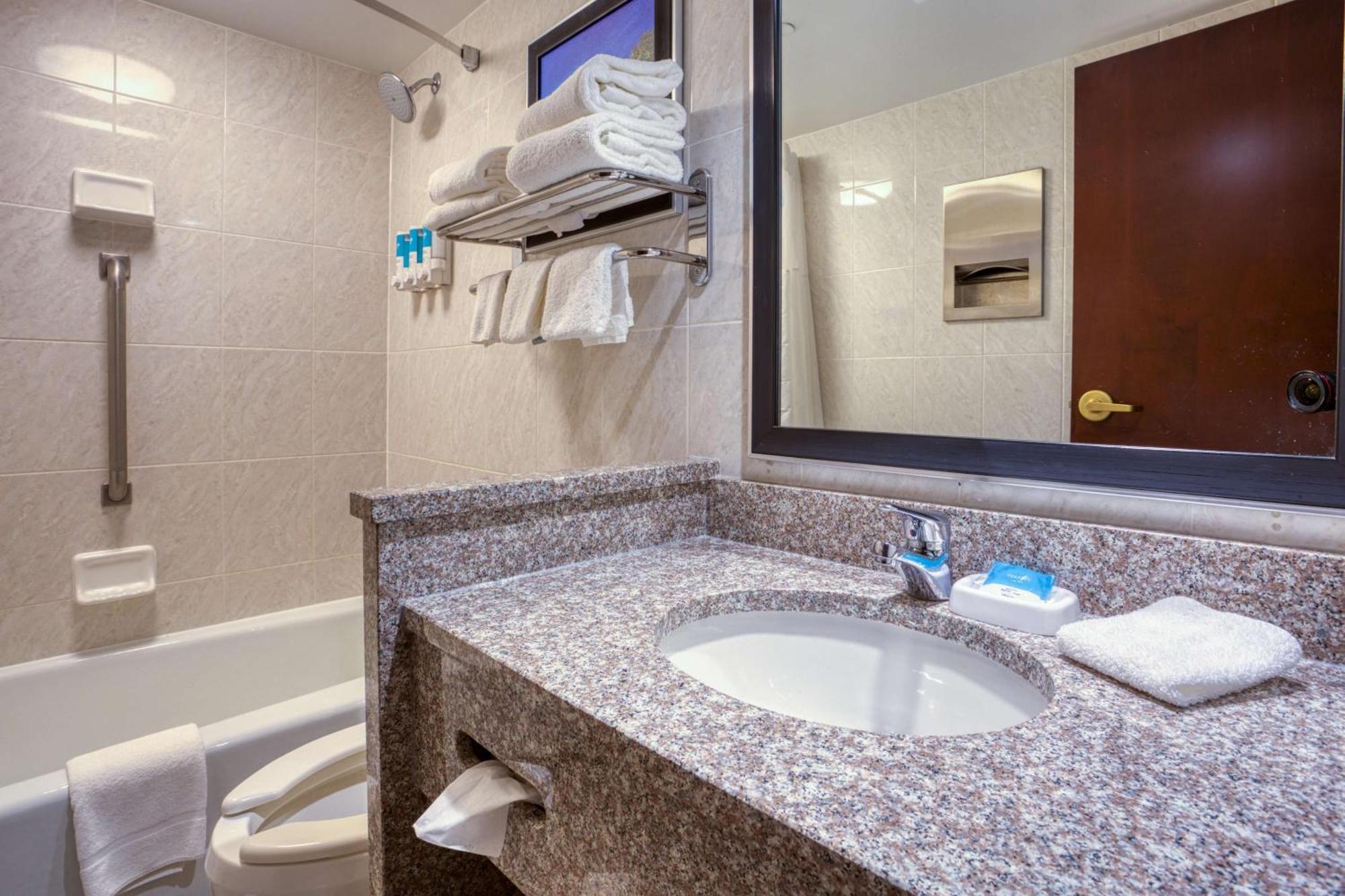 Drury Inn & Suites St. Louis - Fairview Heights Dış mekan fotoğraf