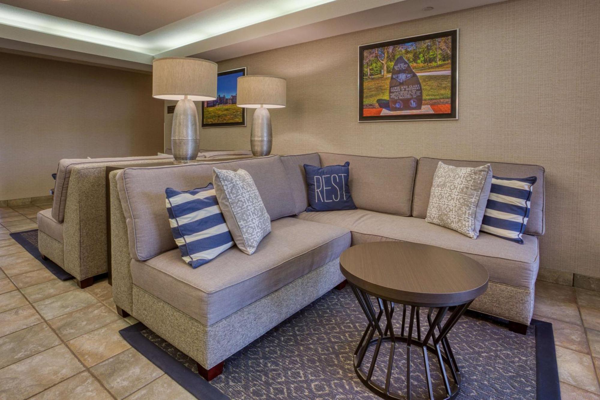Drury Inn & Suites St. Louis - Fairview Heights Dış mekan fotoğraf