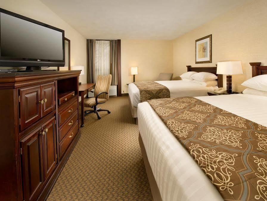 Drury Inn & Suites St. Louis - Fairview Heights Dış mekan fotoğraf